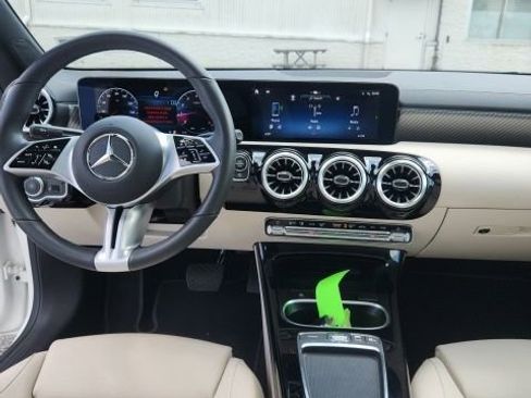 Used 2025 Mercedes-Benz CLA 250 4MATIC image 10