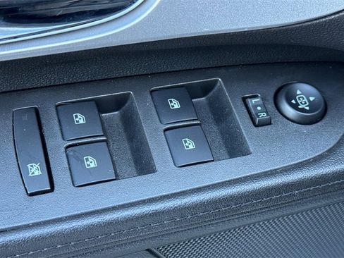 Used 2016 Chevrolet Equinox LS image 15