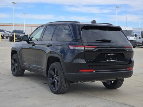New 2025 Jeep Grand Cherokee Limited w/ Black Appearance Package image 4