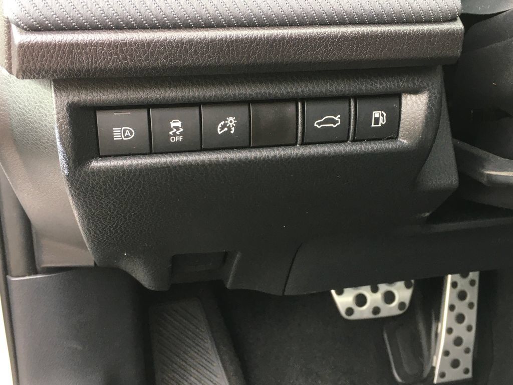 Used 2025 Toyota Camry SE FWD image 18