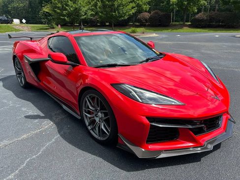 Used 2024 Chevrolet Corvette Z06 w/ Z07 Performance Package RWD image 20
