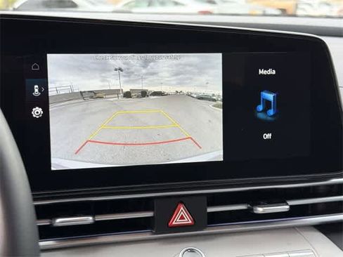 Certified 2025 Hyundai Elantra Limited image 23