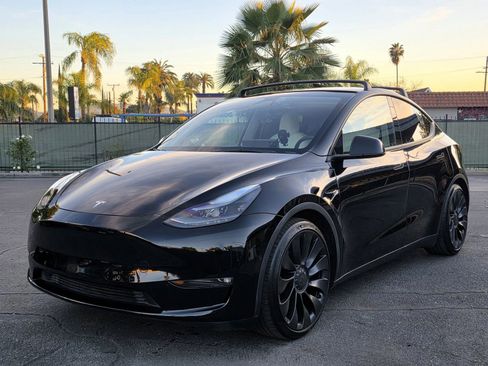 Used 2022 Tesla Model Y Performance image 1
