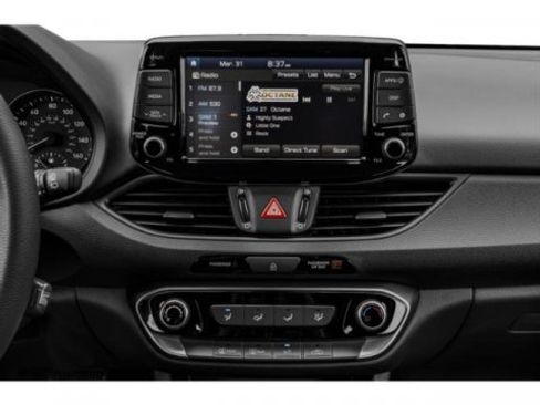 Used 2018 Hyundai Elantra GT image 13