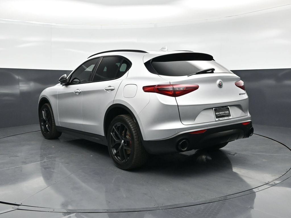 Used 2020 Alfa Romeo Stelvio w/ Nero Edizione RWD image 6