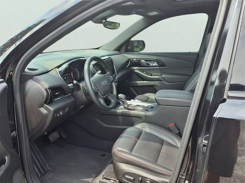 Used 2023 Chevrolet Traverse RS AWD/4WD image 19
