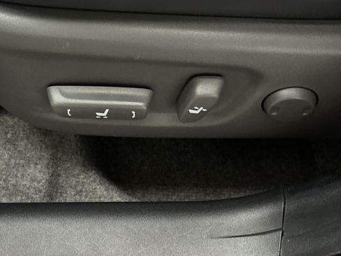 Used 2015 Toyota Prius Four image 18