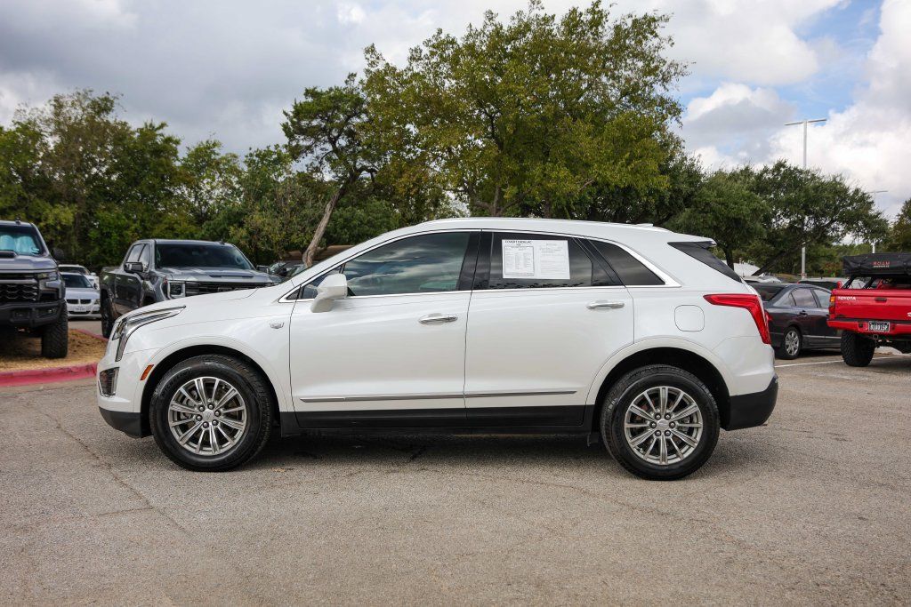 Used 2018 Cadillac XT5 Luxury w/ Driver Awareness Package FWD image 2