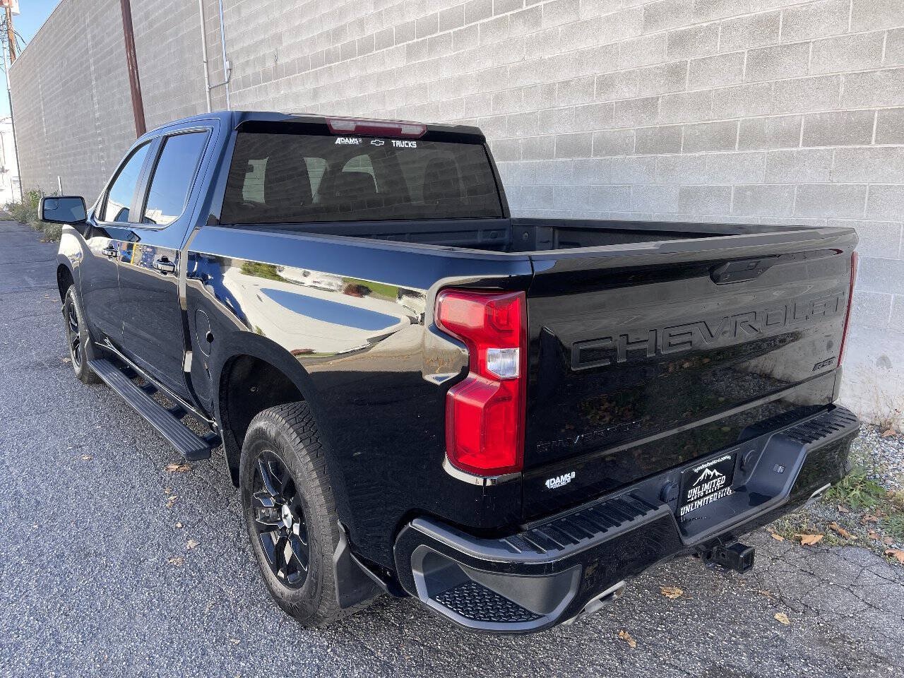 Used 2022 Chevrolet Silverado 1500 RST AWD/4WD image 3