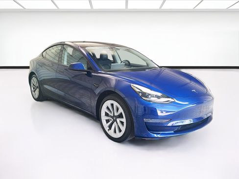 Used 2022 Tesla Model 3 RWD image 3