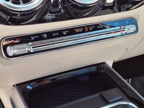 Used 2025 Mercedes-Benz GLA 250 image 15