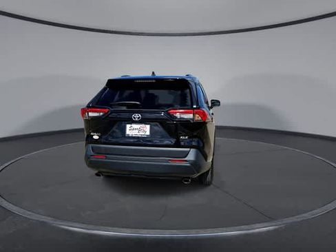 Used 2024 Toyota RAV4 XLE FWD image 7