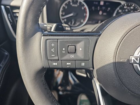 Used 2023 Nissan Rogue SL w/ SL Premium Package FWD image 17