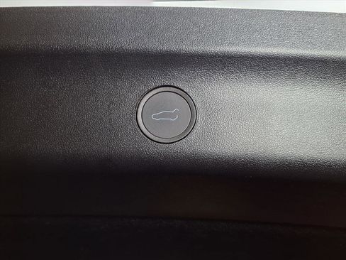 Used 2023 Tesla Model Y Performance image 20