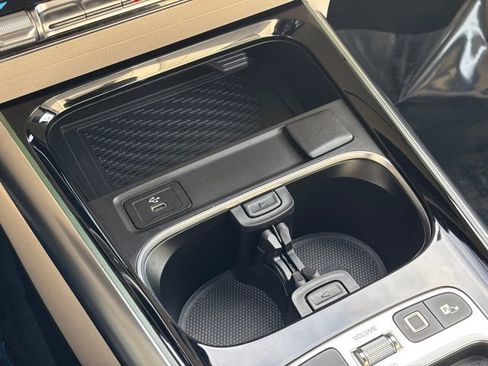 Used 2025 Mercedes-Benz GLA 250 4MATIC image 59