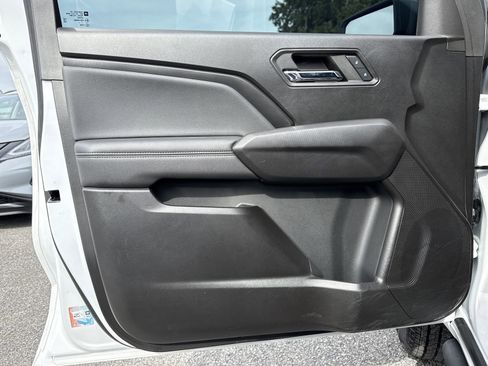 Used 2024 Chevrolet Colorado LT RWD image 13