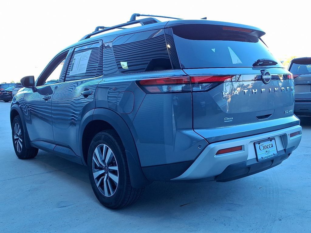 Used 2023 Nissan Pathfinder SL AWD/4WD image 7