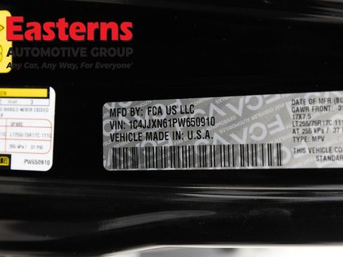 Used 2023 Jeep Wrangler Unlimited w/ Cold Weather Group AWD/4WD image 35