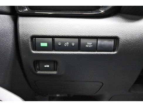 Used 2025 Nissan Sentra SV FWD image 20