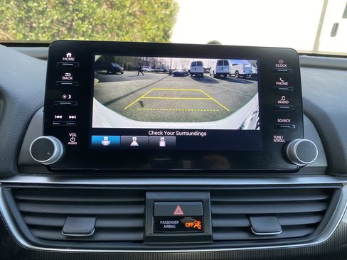 Used 2022 Honda Accord Sport image 25