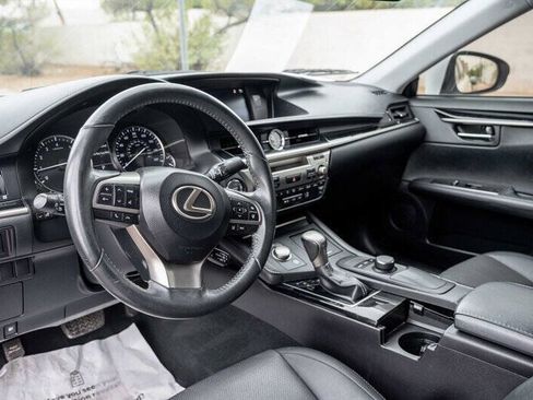 Used 2017 Lexus ES 350 w/ Accessory Package FWD image 9