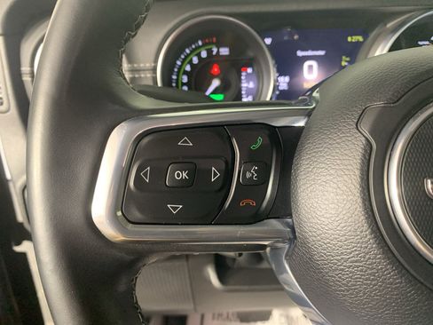 Used 2022 Jeep Wrangler Unlimited Sahara AWD/4WD image 18