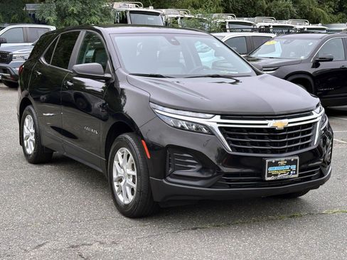Used 2023 Chevrolet Equinox LS w/ LS Convenience Package AWD/4WD image 5