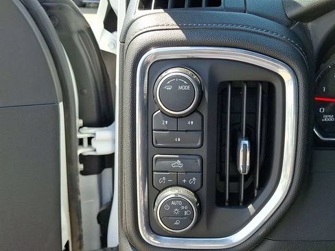 Used 2023 Chevrolet Silverado 2500 LT AWD/4WD image 20