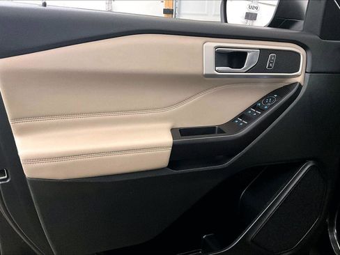 Used 2020 Ford Explorer XLT w/ Equipment Group 202A image 22