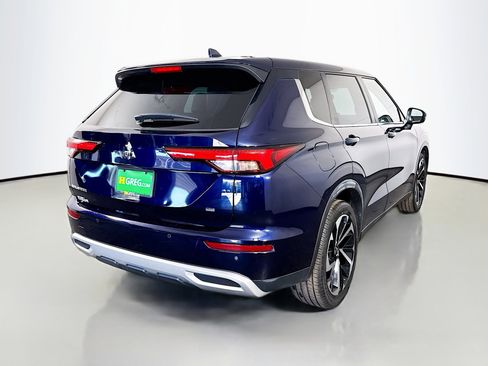 Used 2023 Mitsubishi Outlander SE image 10