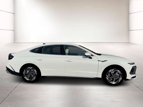 New 2026 Hyundai Sonata SEL FWD image 9