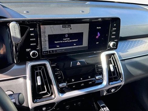 Used 2023 Kia Sorento SX image 6
