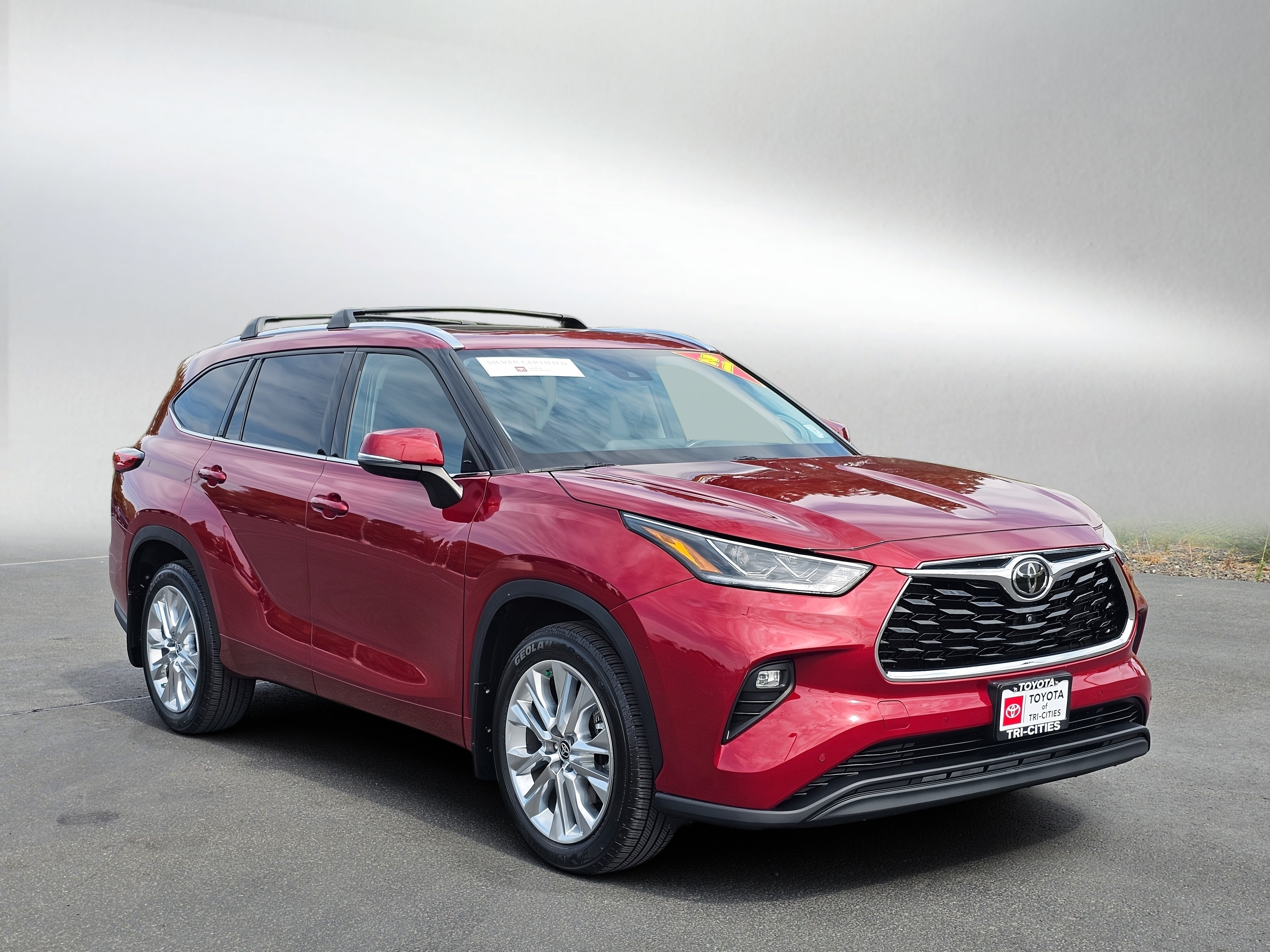 Certified 2021 Toyota Highlander Limited AWD/4WD image 6