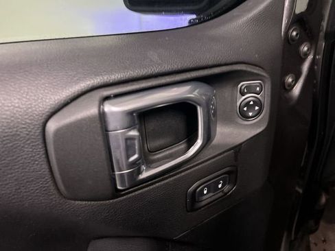 Used 2021 Jeep Wrangler Unlimited Sahara image 22