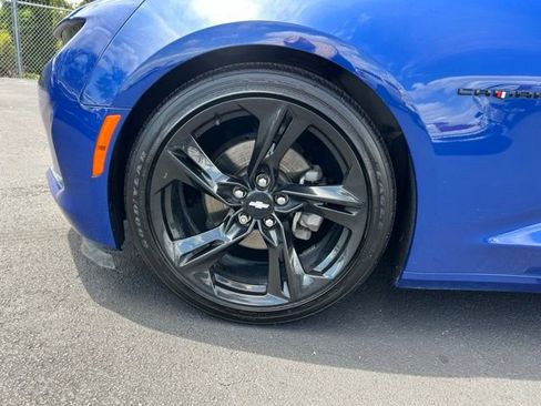 Used 2019 Chevrolet Camaro LT w/ Black Appearance Package RWD image 9
