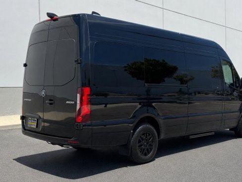 Used 2025 Mercedes-Benz Sprinter 2500 image 45