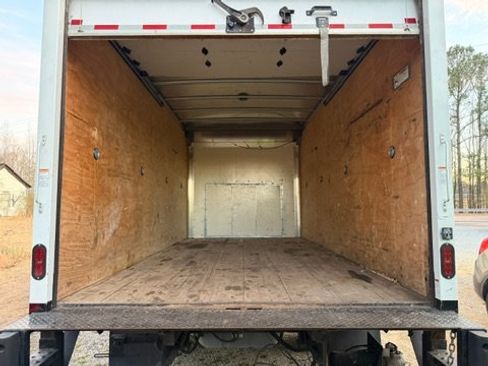 Used 2019 Ford E-350 and Econoline 350 Super Duty w/ Power Windows & Locks Group image 15