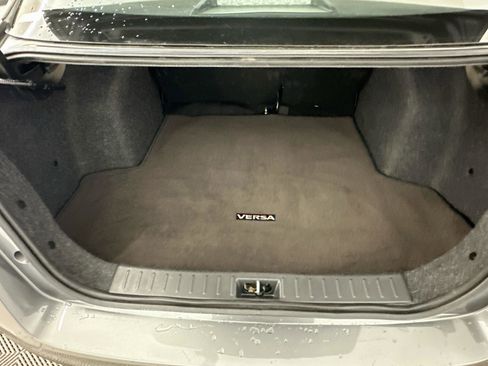 Used 2025 Nissan Versa SV FWD image 29