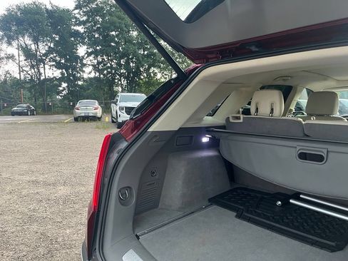 Used 2018 Cadillac XT5 Luxury w/ Driver Awareness Package FWD image 13