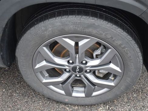 Used 2024 Kia Seltos S image 11