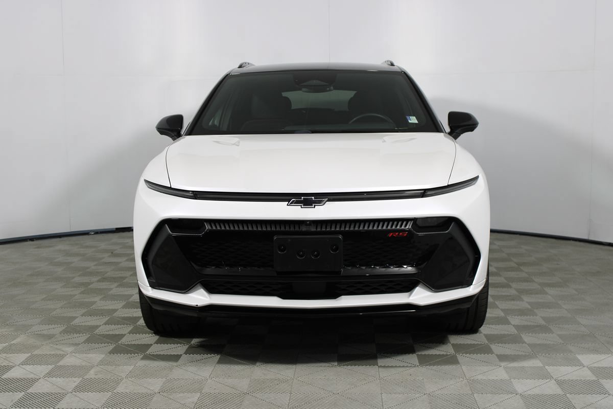 Used 2024 Chevrolet Equinox EV RS FWD image 2
