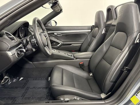 Certified 2025 Porsche 718 Boxster image 5