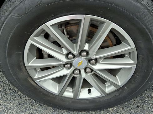 Used 2023 Chevrolet Traverse LT w/ LPO, Floor Liner Package AWD/4WD image 8