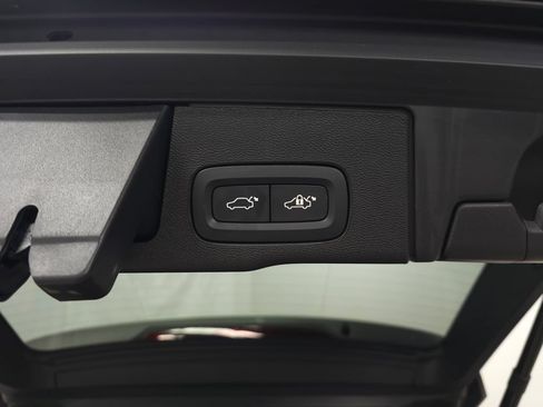 Certified 2025 Volvo XC60 B5 Plus AWD/4WD image 9