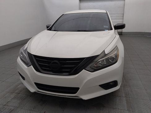 Used 2018 Nissan Altima 2.5 SR w/ SR Midnight Edition FWD image 15