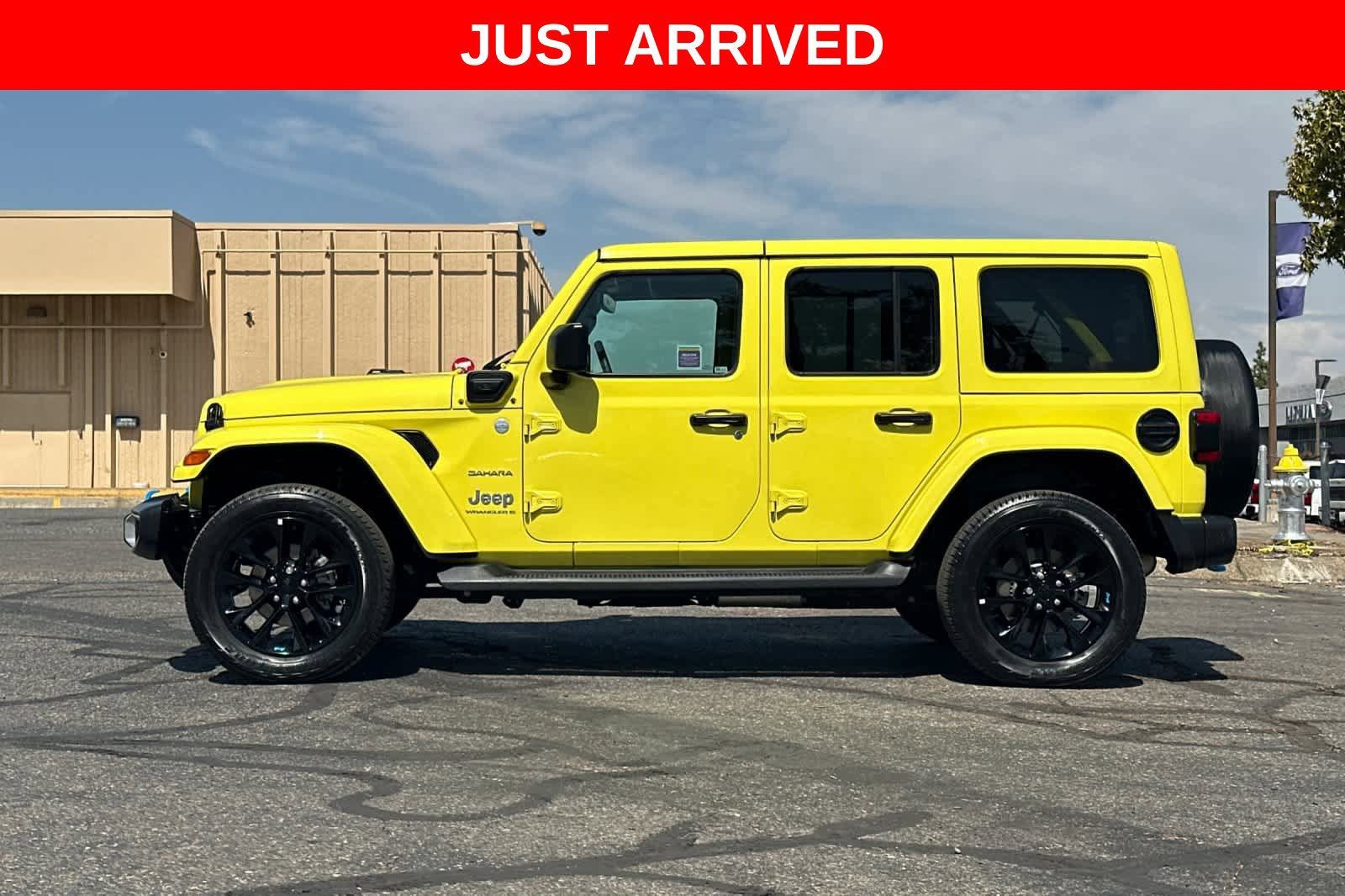 Used 2023 Jeep Wrangler Unlimited Sahara AWD/4WD image 6