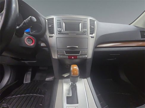 Used 2014 Subaru Outback 2.5i Limited w/ Moonroof Package image 15