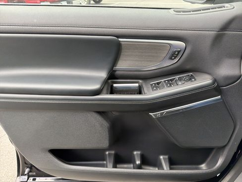 Used 2025 Ford Expedition Max Platinum w/ Driver's Package image 16