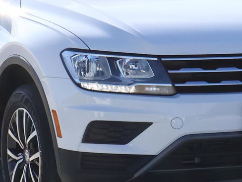 Used 2020 Volkswagen Tiguan SE image 7
