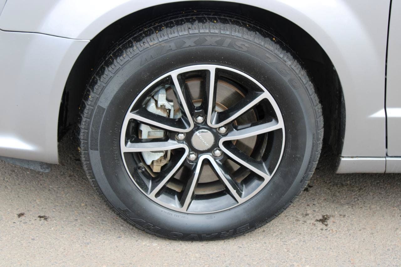 Used 2016 Dodge Grand Caravan R/T FWD image 17